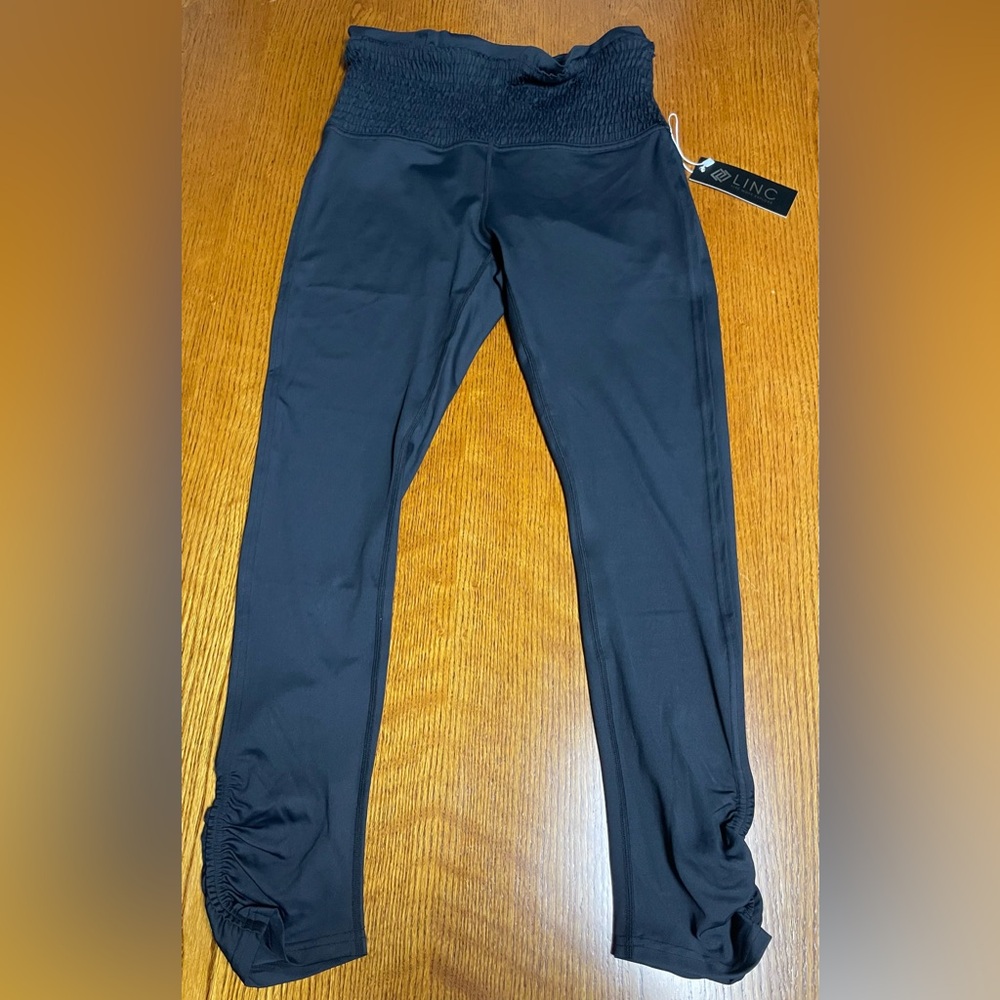 NWT LINC ACTIVE Studio Legging